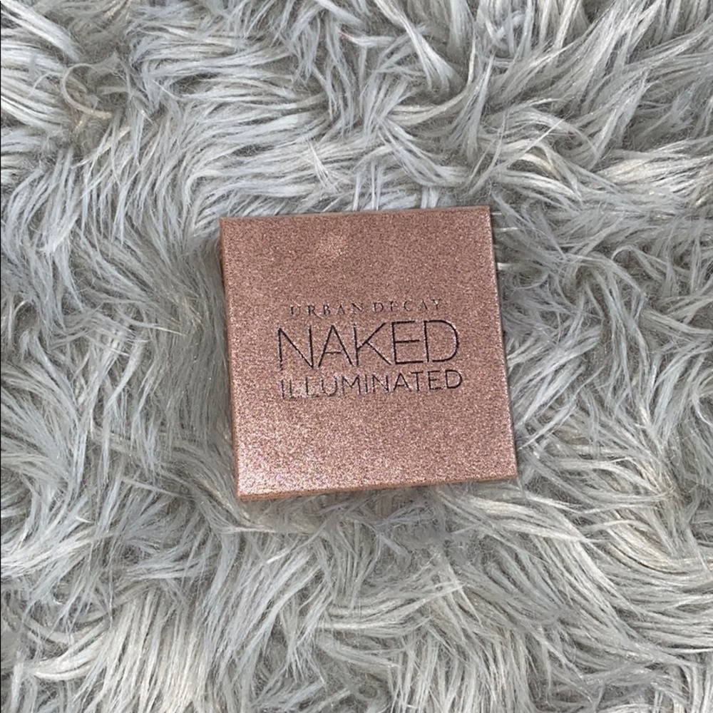 URBAN DECAY NAKED ILLUMINATED